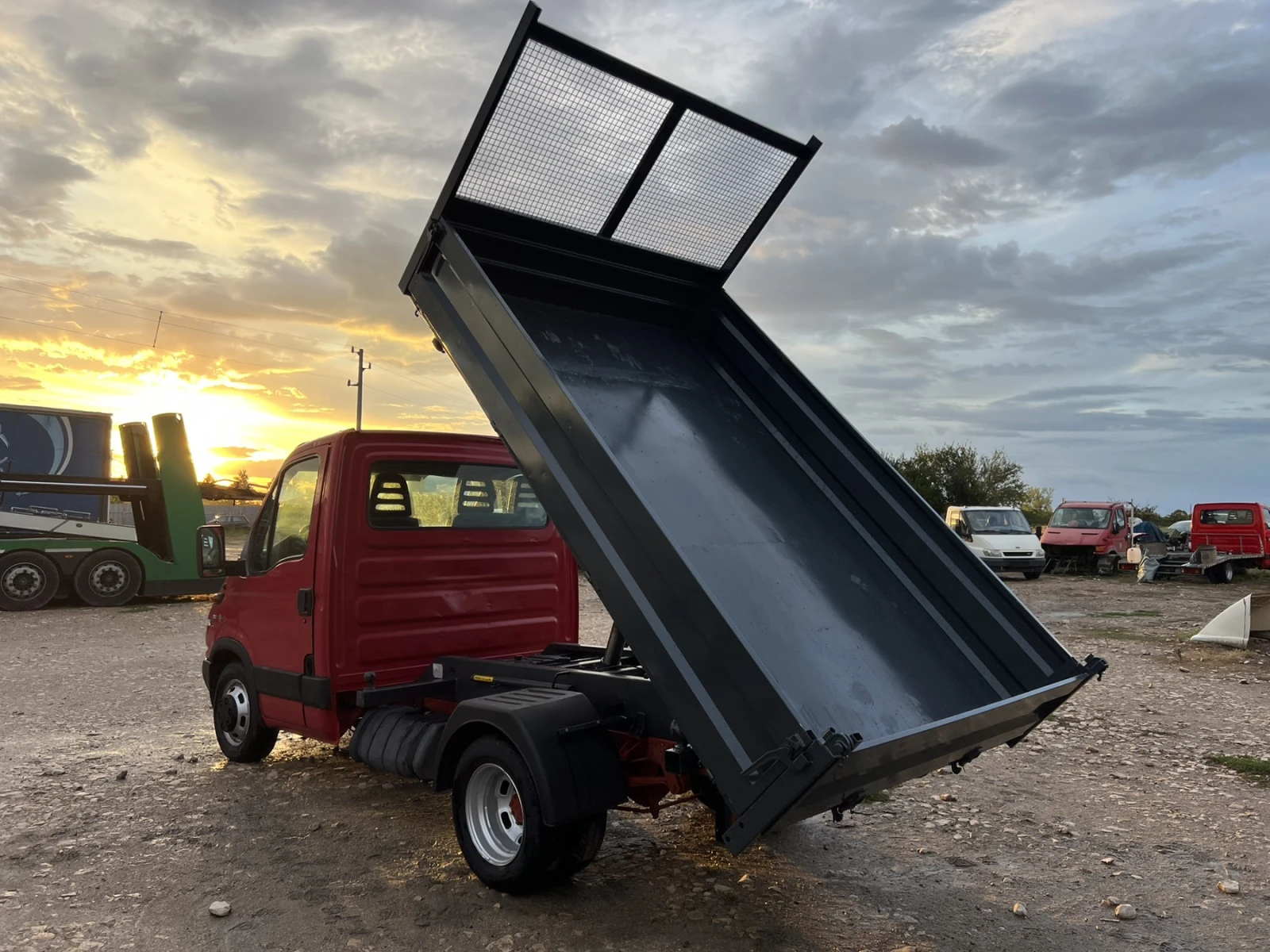 Iveco Daily 2, 8/самосвал с тристранно разтоварване/, снимка 2 - Бусове и автобуси - 56204447
