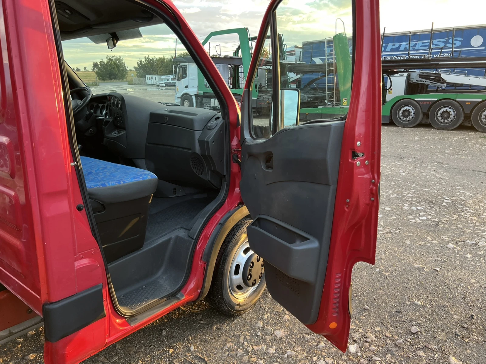 Iveco Daily 2, 8/самосвал с тристранно разтоварване/, снимка 11 - Бусове и автобуси - 56204447