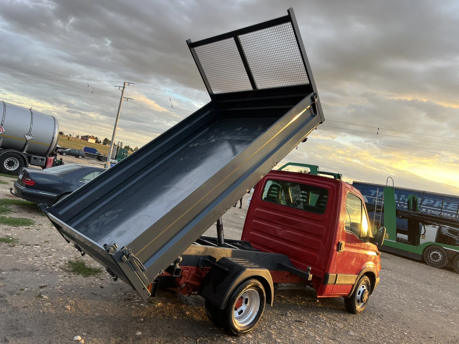 Iveco Daily 2, 8/самосвал с тристранно разтоварване/, снимка 3 - Бусове и автобуси - 56204447