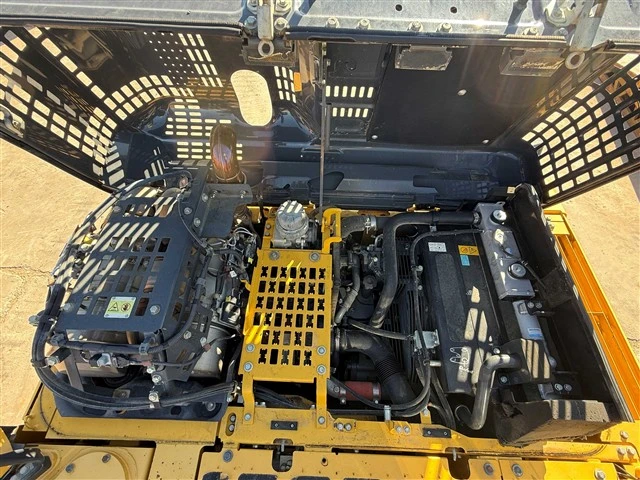 Багер Komatsu PC 210 LCI-11 ЛИЗИНГ, снимка 6 - Индустриална техника - 54593965