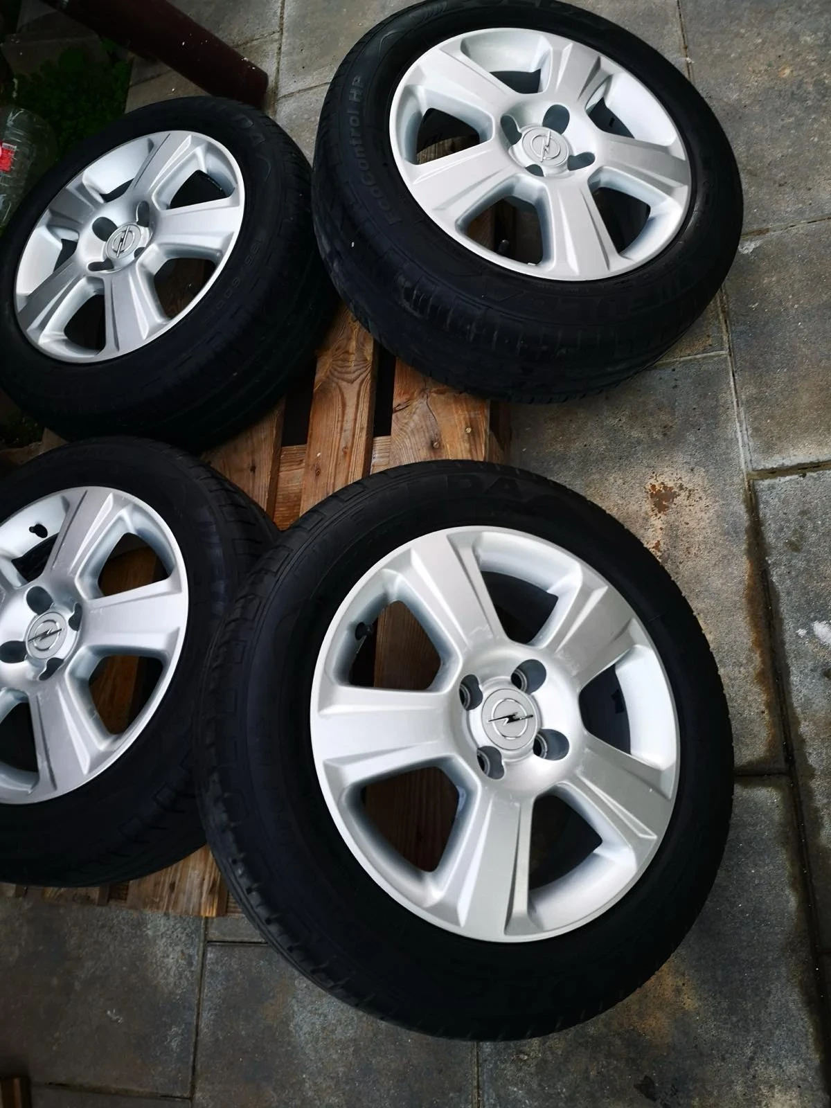    185/60R15  Opel Meriva | Mobile.bg   2