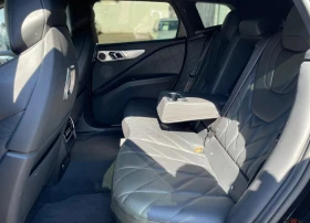 BMW XM 4.4 Hybrid xDrive, снимка 11