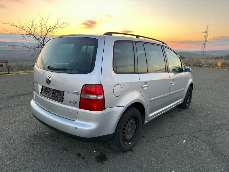 VW Touran 1.9 TDI 6+ 1, снимка 6 - Автомобили и джипове - 48462202