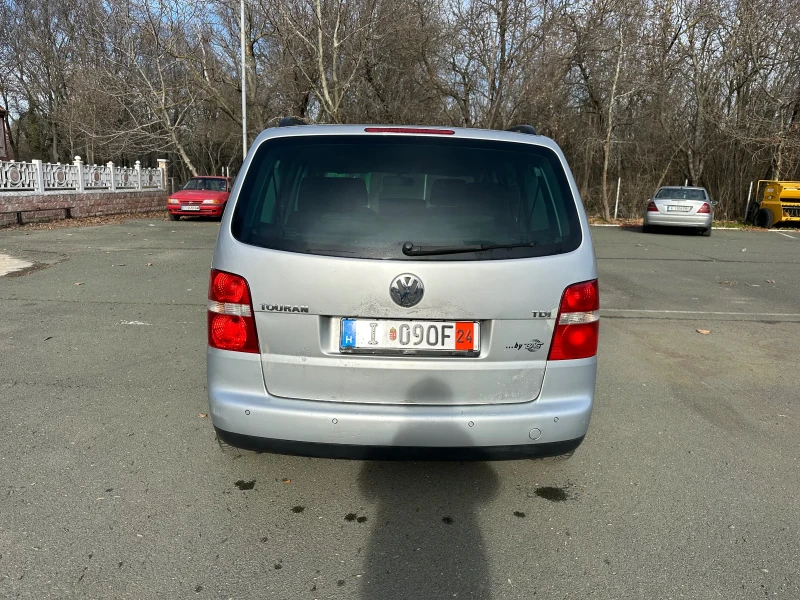 VW Touran 1.9 TDI 7 места, снимка 5 - Автомобили и джипове - 48462202