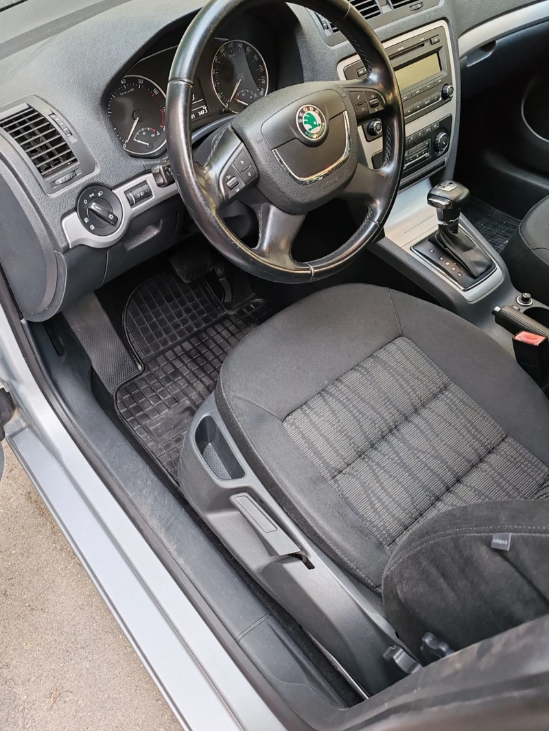 Skoda Octavia, снимка 11 - Автомобили и джипове - 51984184