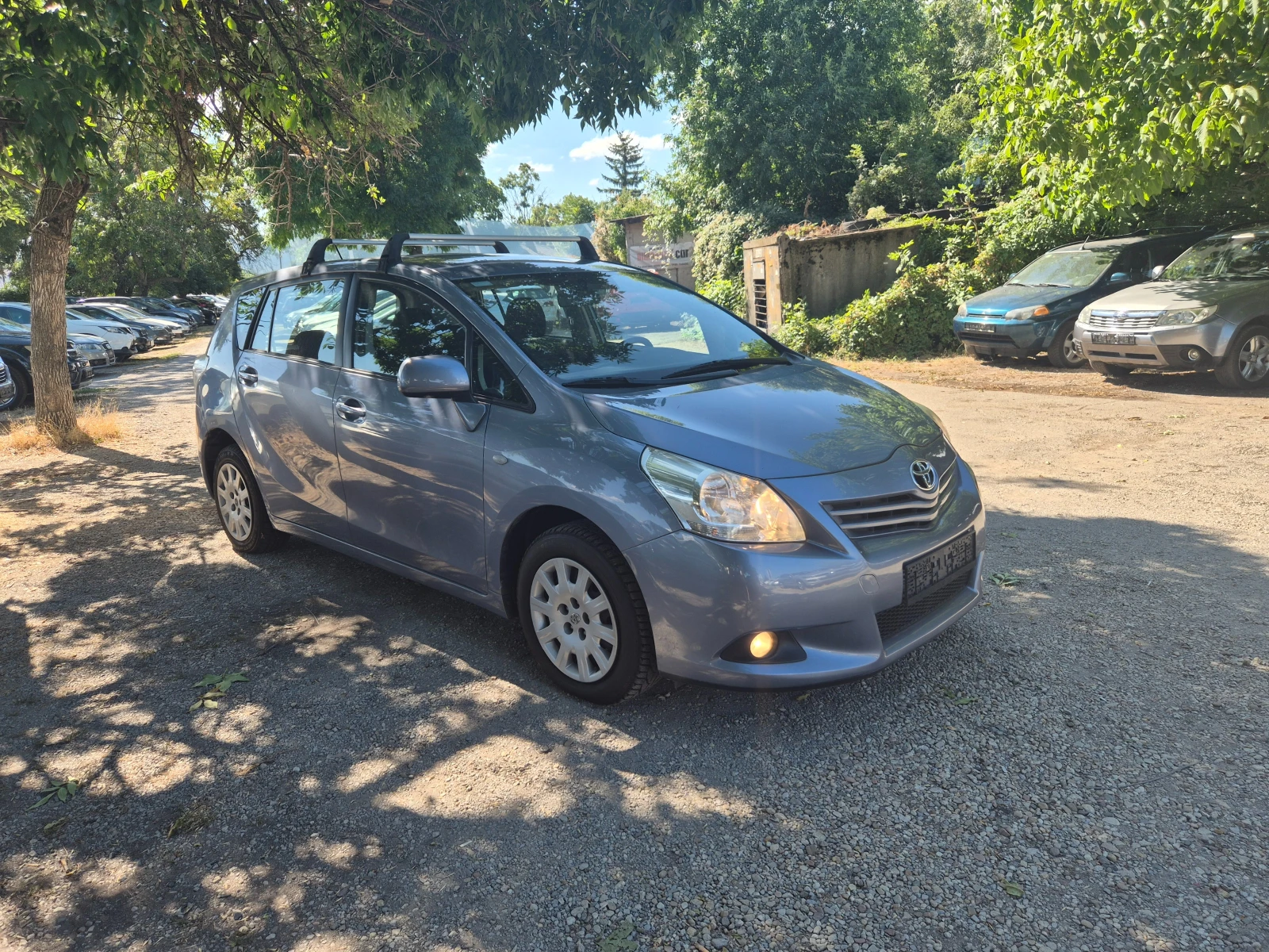 Toyota Verso 1.6VALVE MATIC ВНОС ИТАЛИЯ БЕЗ РЪЖДИ И ЗАБЕЛЕЖКИ , снимка 3 - Автомобили и джипове - 47777738