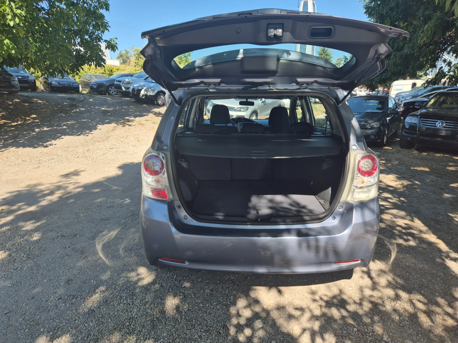 Toyota Verso 1.6VALVE MATIC ВНОС ИТАЛИЯ БЕЗ РЪЖДИ И ЗАБЕЛЕЖКИ , снимка 14 - Автомобили и джипове - 47777738