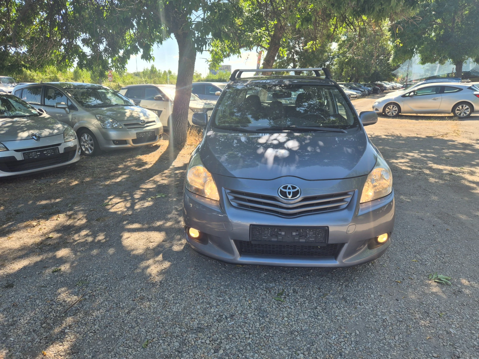 Toyota Verso 1.6VALVE MATIC ВНОС ИТАЛИЯ БЕЗ РЪЖДИ И ЗАБЕЛЕЖКИ , снимка 2 - Автомобили и джипове - 47777738