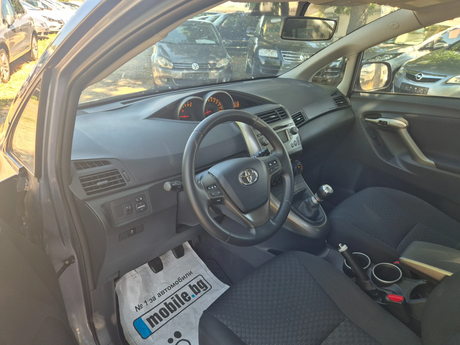 Toyota Verso 1.6VALVE MATIC ВНОС ИТАЛИЯ БЕЗ РЪЖДИ И ЗАБЕЛЕЖКИ , снимка 9 - Автомобили и джипове - 47777738
