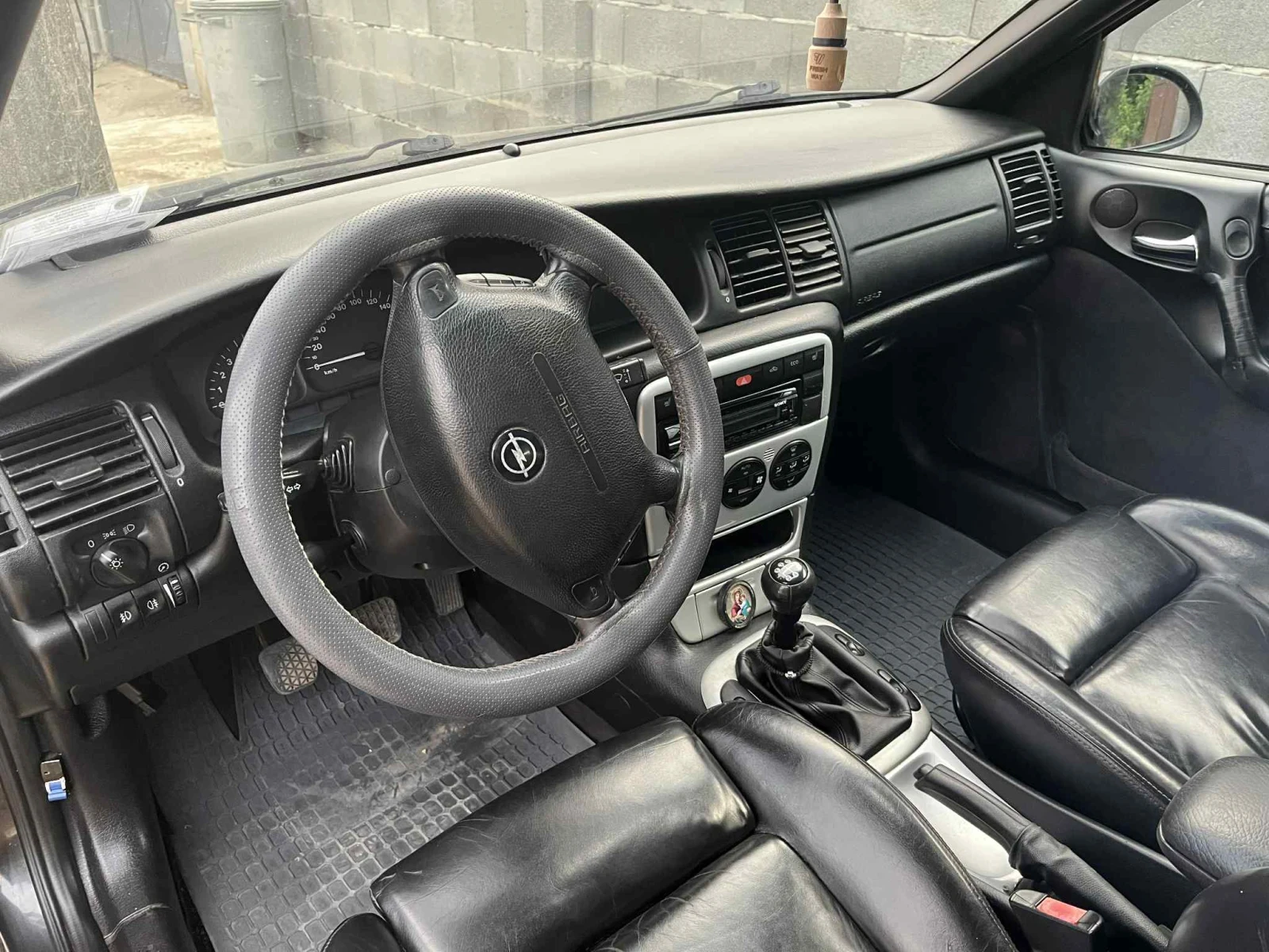 Opel Vectra 2.2DTI - изображение 7