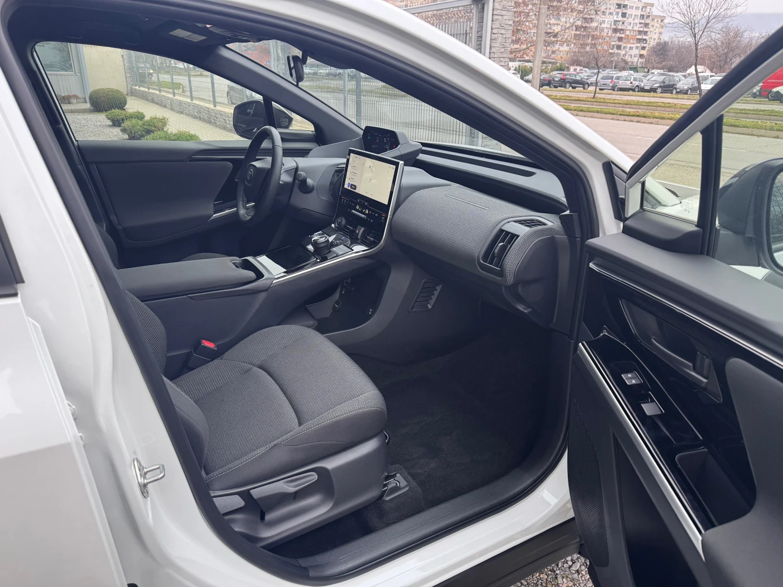 Toyota bZ4X 72Kwh BEV 18хил.км - изображение 9