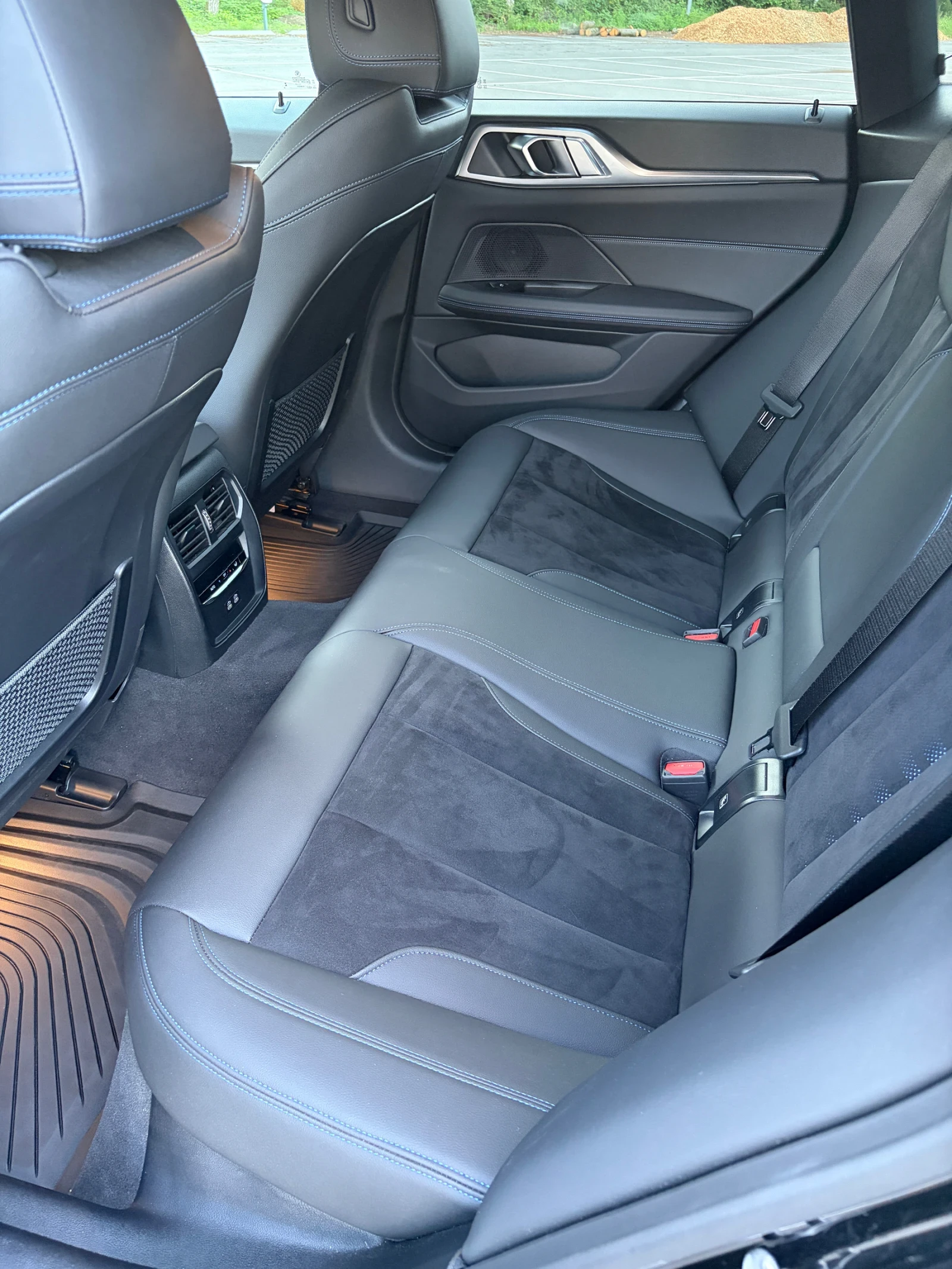 BMW i4, снимка 8 - Автомобили и джипове - 55277970
