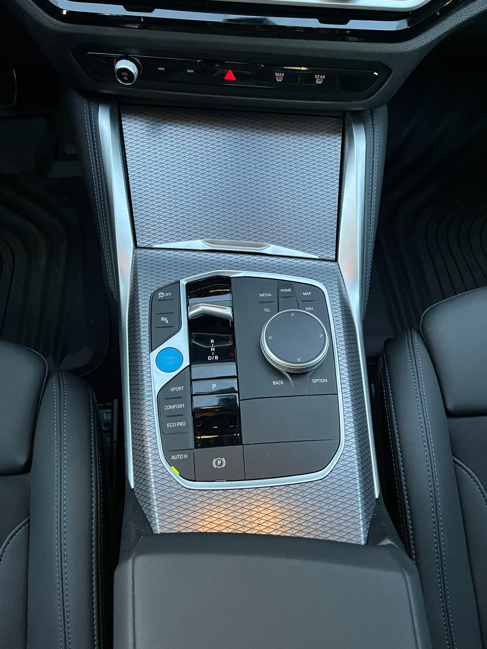 BMW i4, снимка 11 - Автомобили и джипове - 53905671