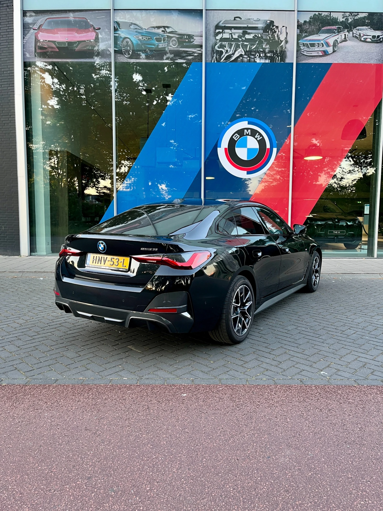 BMW i4, снимка 4 - Автомобили и джипове - 53905671