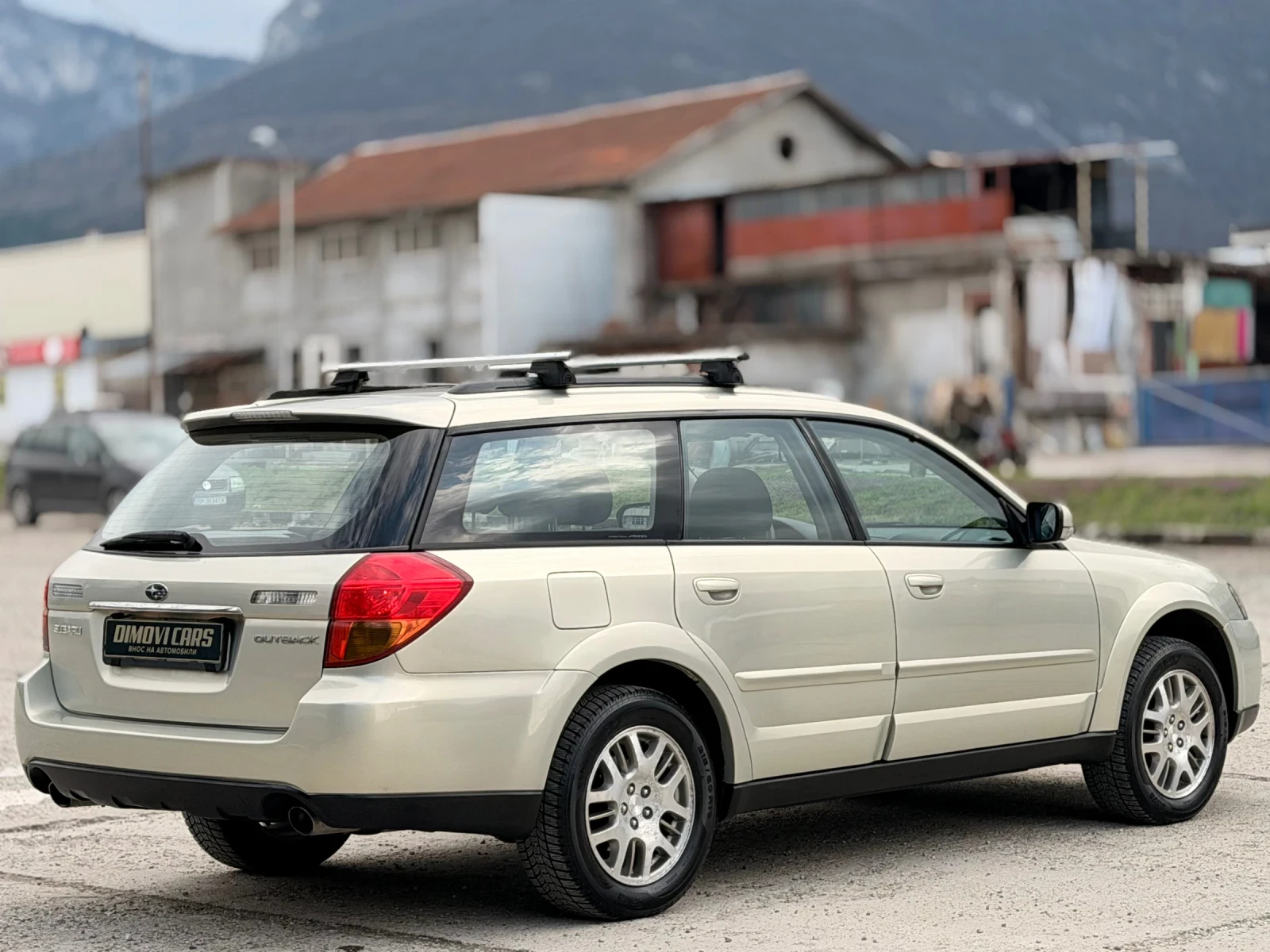 Subaru Outback 2.5I/4X4/ПАНОРАМА/ИТАЛИЯ/УНИКАТ, снимка 5 - Автомобили и джипове - 54067272