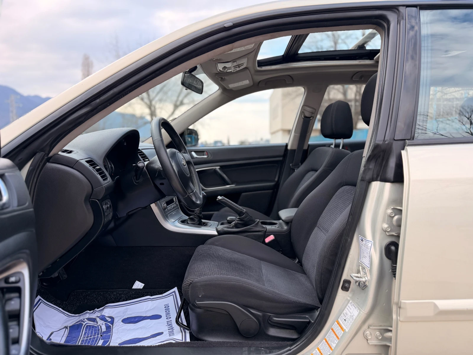 Subaru Outback 2.5I/4X4/ПАНОРАМА/ИТАЛИЯ/УНИКАТ, снимка 8 - Автомобили и джипове - 54067272