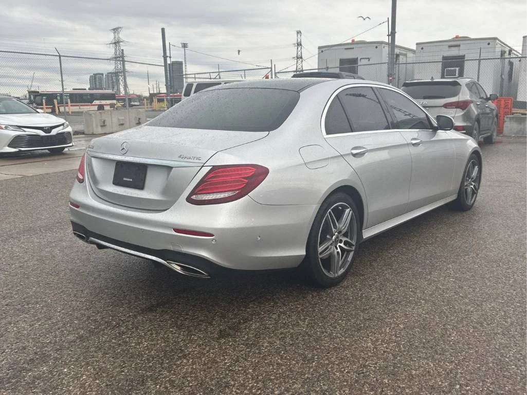 Mercedes-Benz E 300 CARFAX* BURMESTER * DISTRONIC * 360, снимка 5 - Автомобили и джипове - 54166577