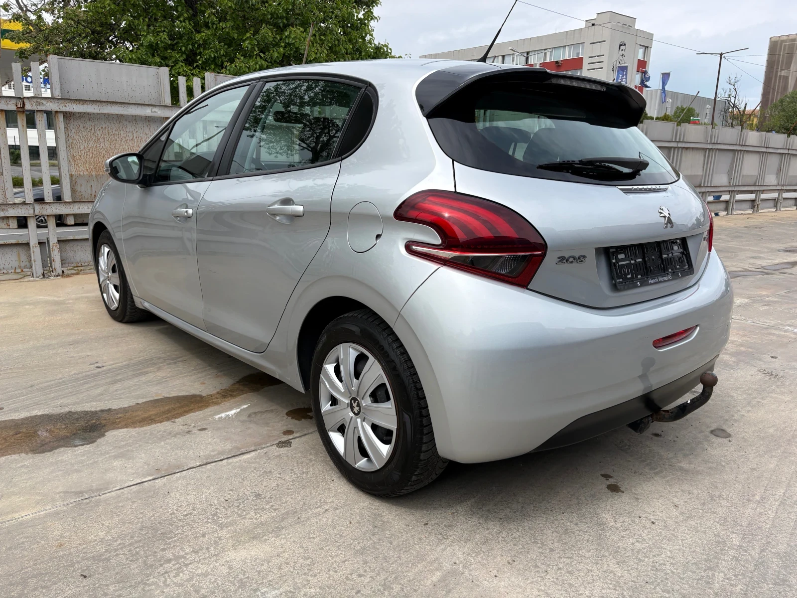 Peugeot 208 1.6 Blue HDI Euro 6, снимка 5 - Автомобили и джипове - 54270565