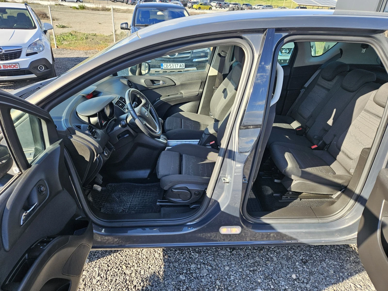 Opel Meriva 1.6cdti euro6, снимка 10 - Автомобили и джипове - 54391116