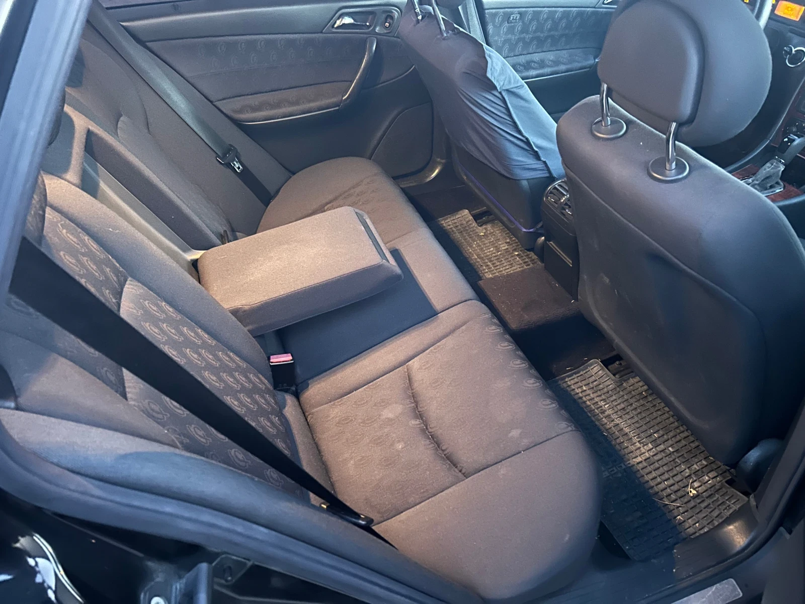 Mercedes-Benz C 200, снимка 5 - Автомобили и джипове - 55609849