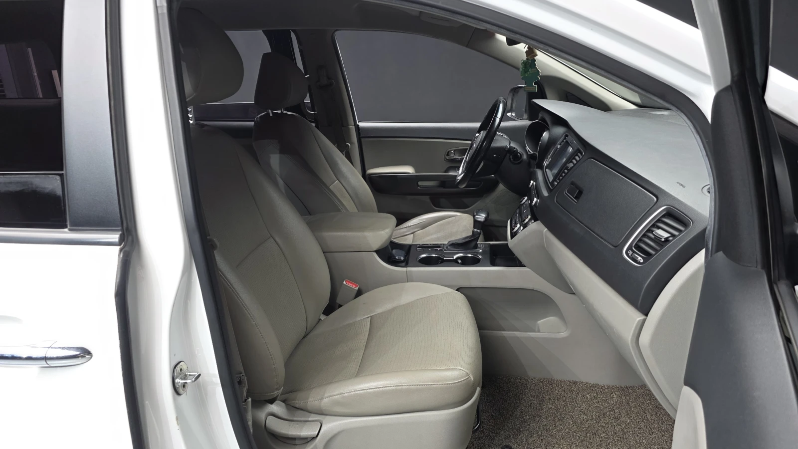 Kia Carnival ПОДГРЕВ ВОЛАН КРАЙНА ЦЕНА* encareu.com, снимка 11 - Автомобили и джипове - 56024653