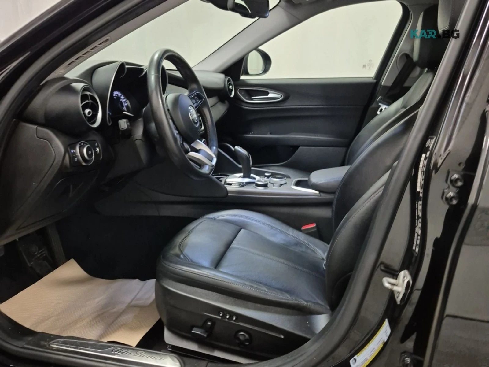 Alfa Romeo Giulia Ti Q4 Цена до България & АвтоКредит, снимка 5 - Автомобили и джипове - 56158193