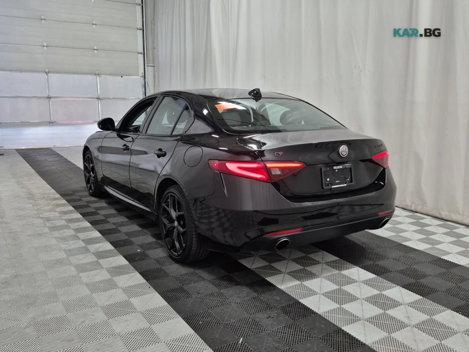 Alfa Romeo Giulia Ti Q4 Цена до България & АвтоКредит, снимка 4 - Автомобили и джипове - 56158193