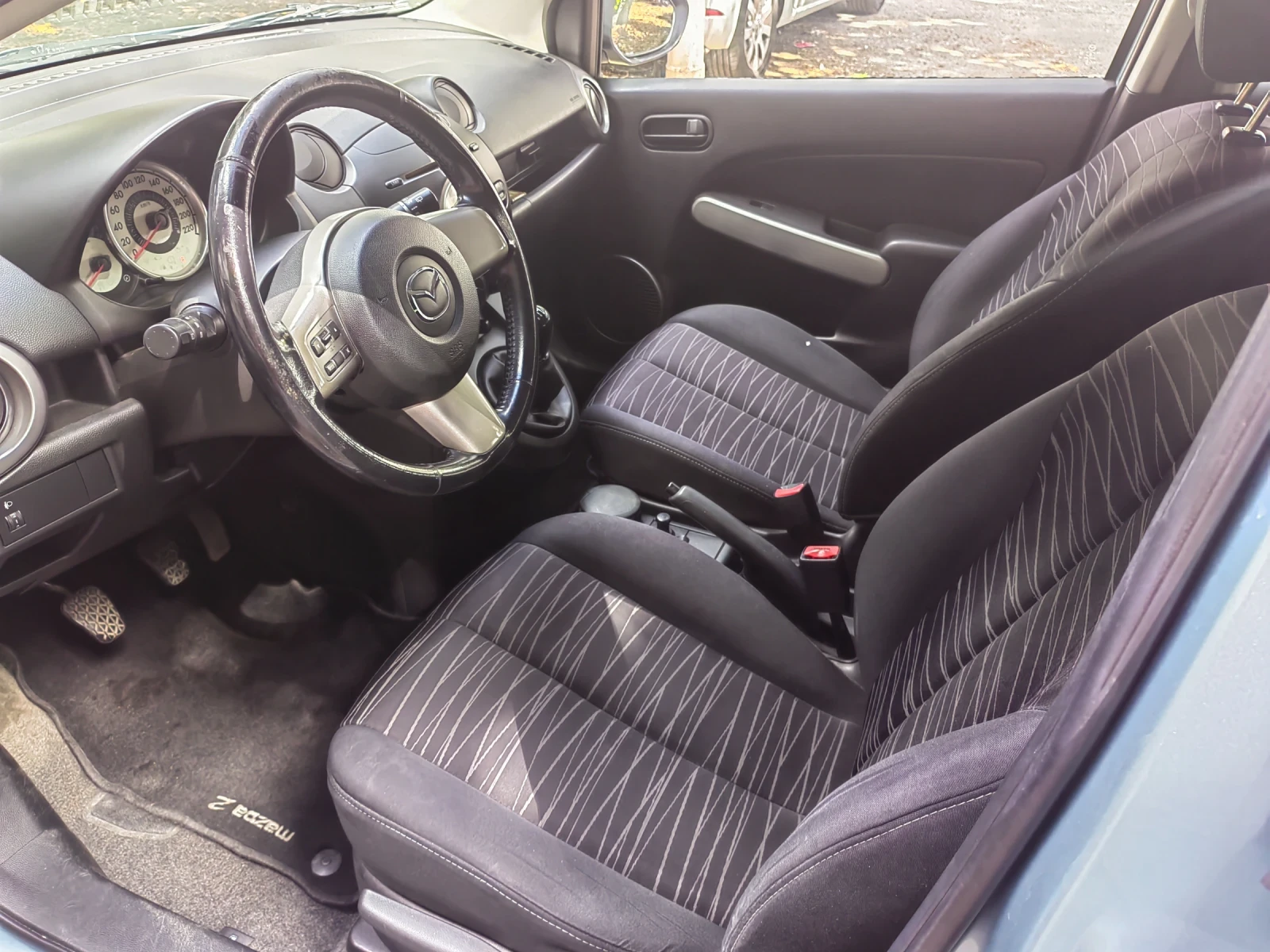 Mazda 2, снимка 3 - Автомобили и джипове - 56224057