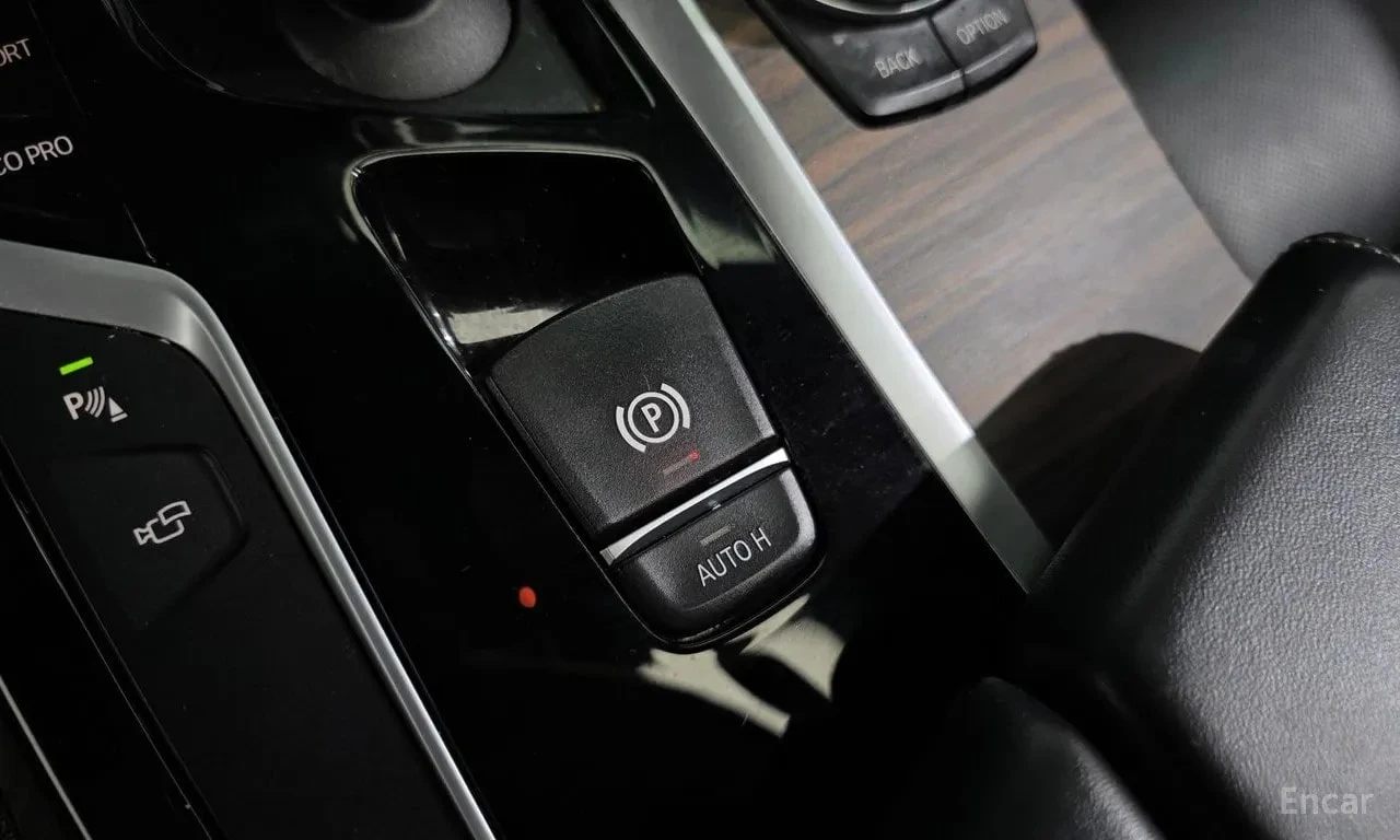 BMW 530 * 530i M Sport Package Plus * , снимка 16 - Автомобили и джипове - 56714668