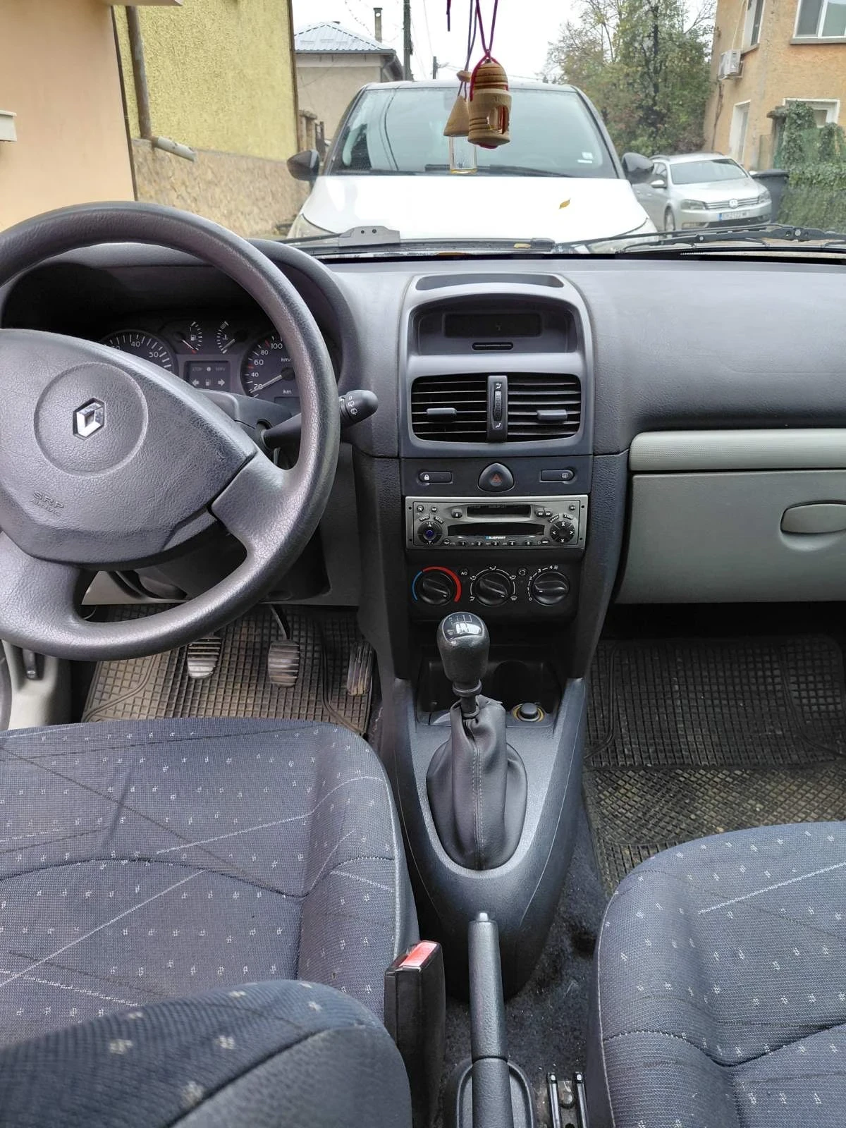 Renault Clio, снимка 6 - Автомобили и джипове - 56744770