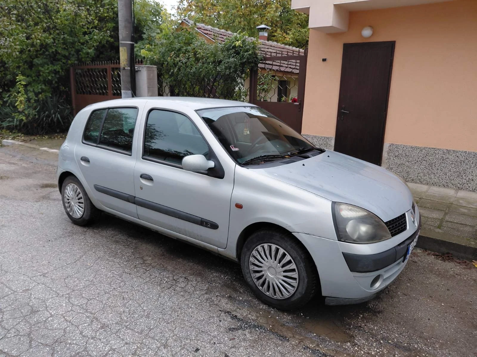 Renault Clio, снимка 2 - Автомобили и джипове - 56744770