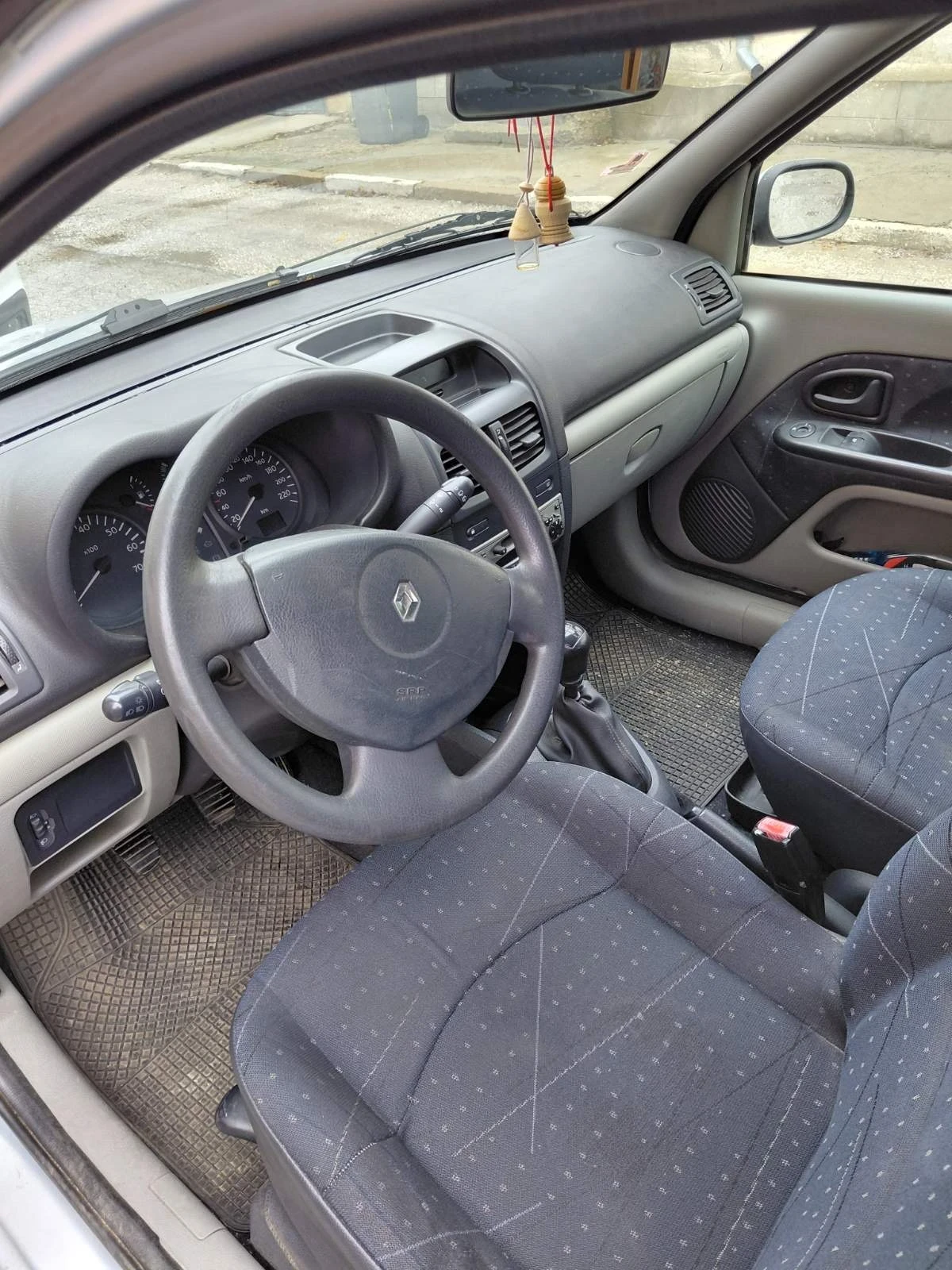 Renault Clio, снимка 5 - Автомобили и джипове - 56744770