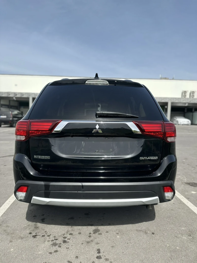 Mitsubishi Outlander 2.4 AWD, снимка 3 - Автомобили и джипове - 47283490