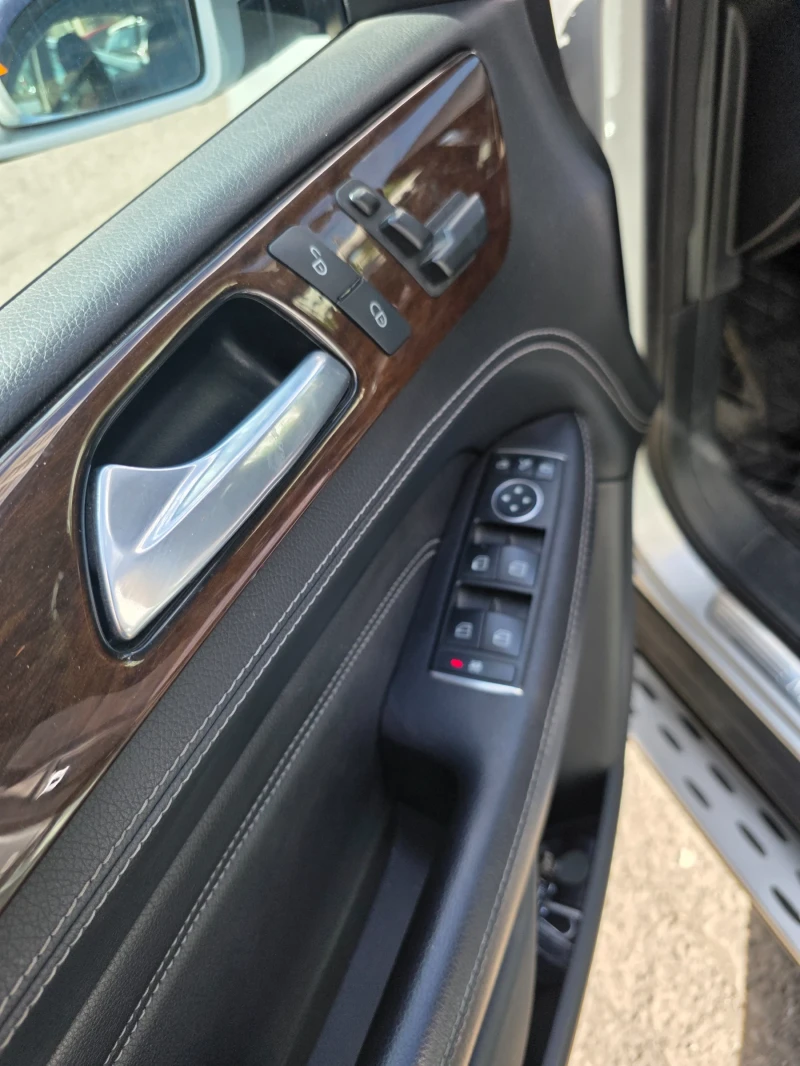 Mercedes-Benz ML 350 4matic, снимка 12 - Автомобили и джипове - 50972226