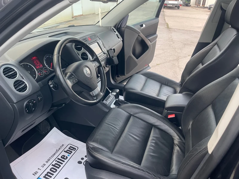 VW Tiguan 2.0TDI 4x4, снимка 10 - Автомобили и джипове - 52640539