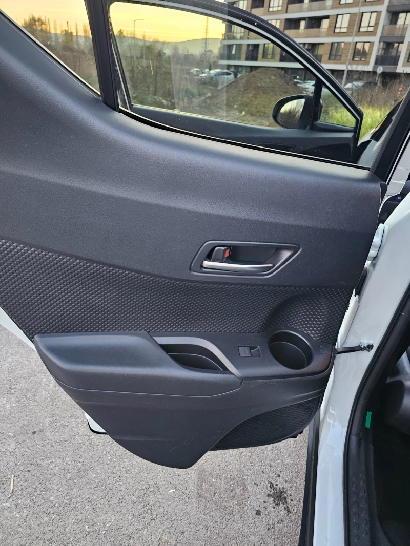Toyota C-HR GR Sport, снимка 9 - Автомобили и джипове - 52032812