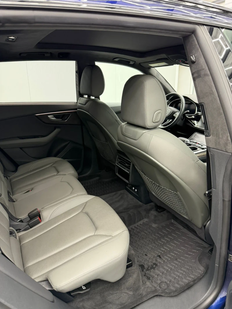 Audi Q8 55 tfsi , снимка 15 - Автомобили и джипове - 52435217