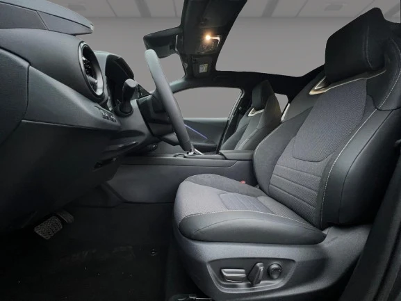 Toyota C-HR 1.8 Hybrid = Lounge = Гаранция - изображение 8