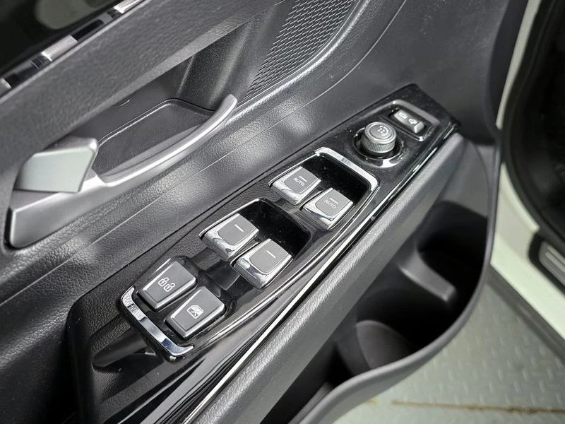 SsangYong Korando 1.5 175950 Automatic, снимка 17 - Автомобили и джипове - 55750065