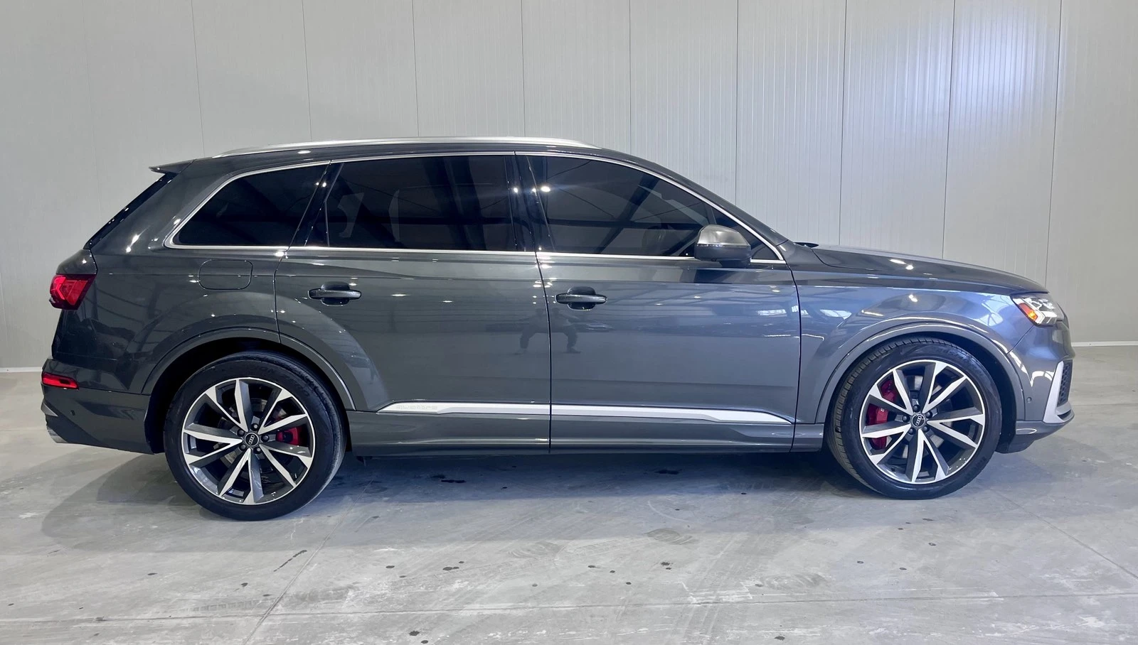 Audi SQ7 40T 507кс - изображение 6
