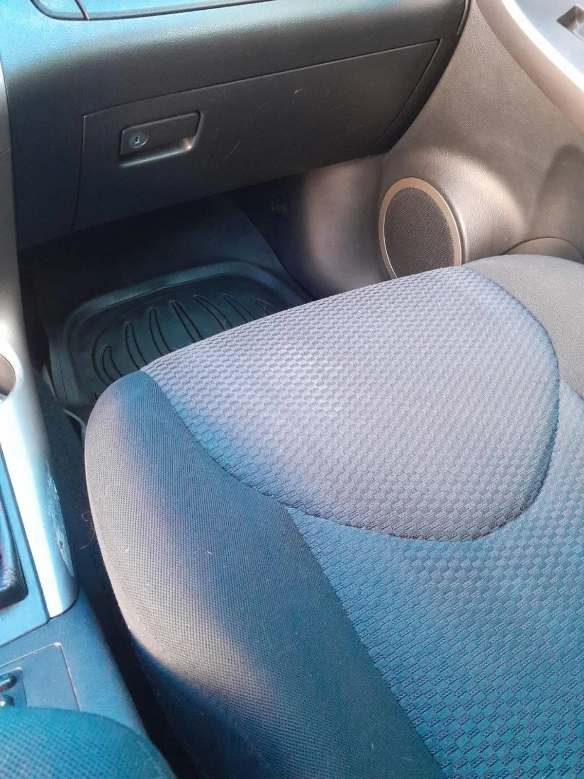 Toyota Rav4 2.2D 190000км - изображение 8
