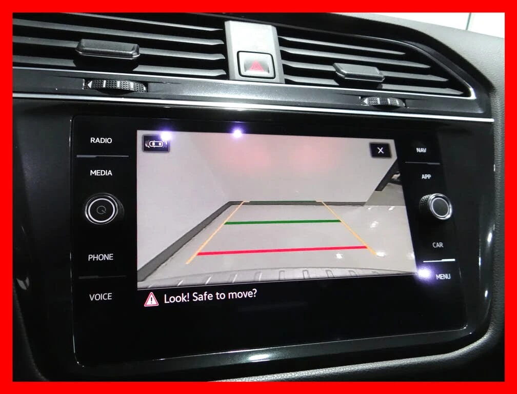 VW Tiguan Premium R-Line 4Motion - изображение 10