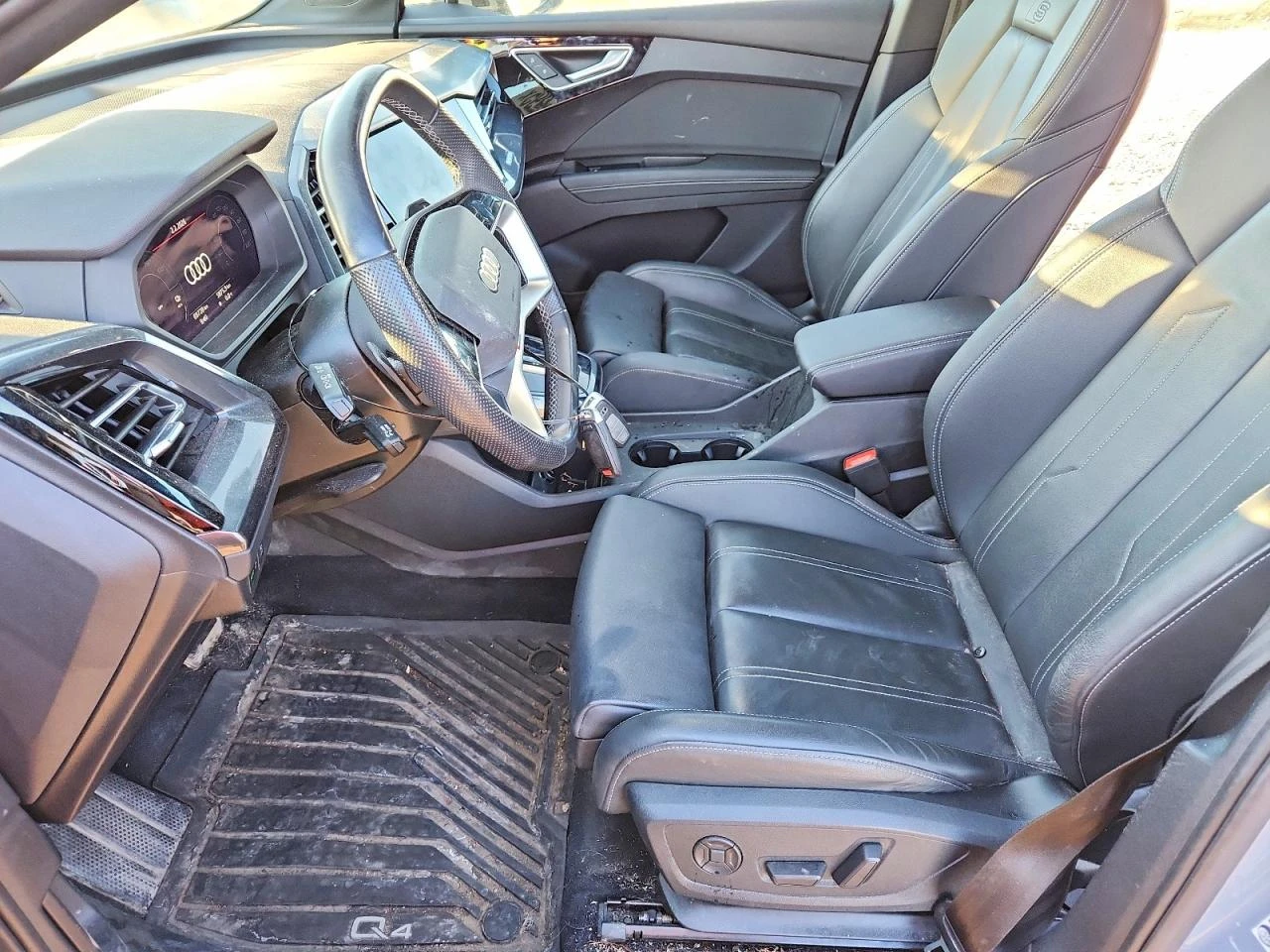 Audi Q4 E-Tron Technik, снимка 7 - Автомобили и джипове - 53938536