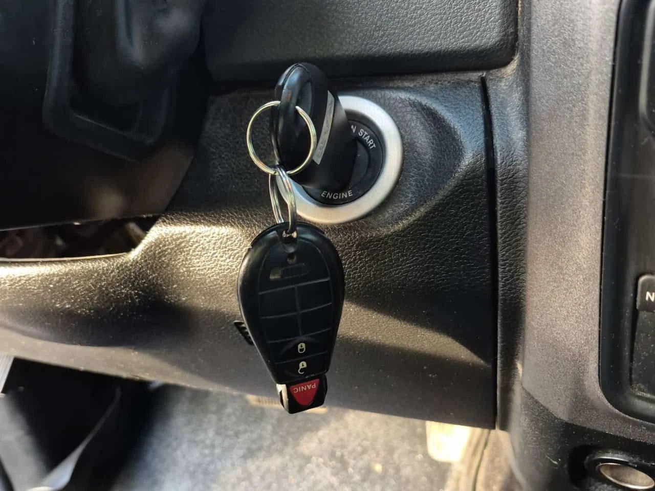 Dodge RAM 1500 * EXPRESS CREW CAB SHORT BED * 2 КЛЮЧА * ПОДГРЕВИ , снимка 8 - Автомобили и джипове - 54027521