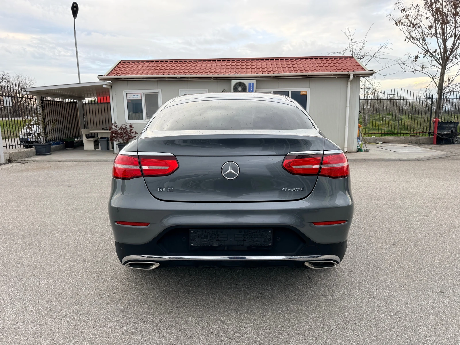 Mercedes-Benz GLC 220 COUPE/ EDITION 1 AMG/ 9G/ 4MATIC / NIGHT PACK /, снимка 4 - Автомобили и джипове - 54047381