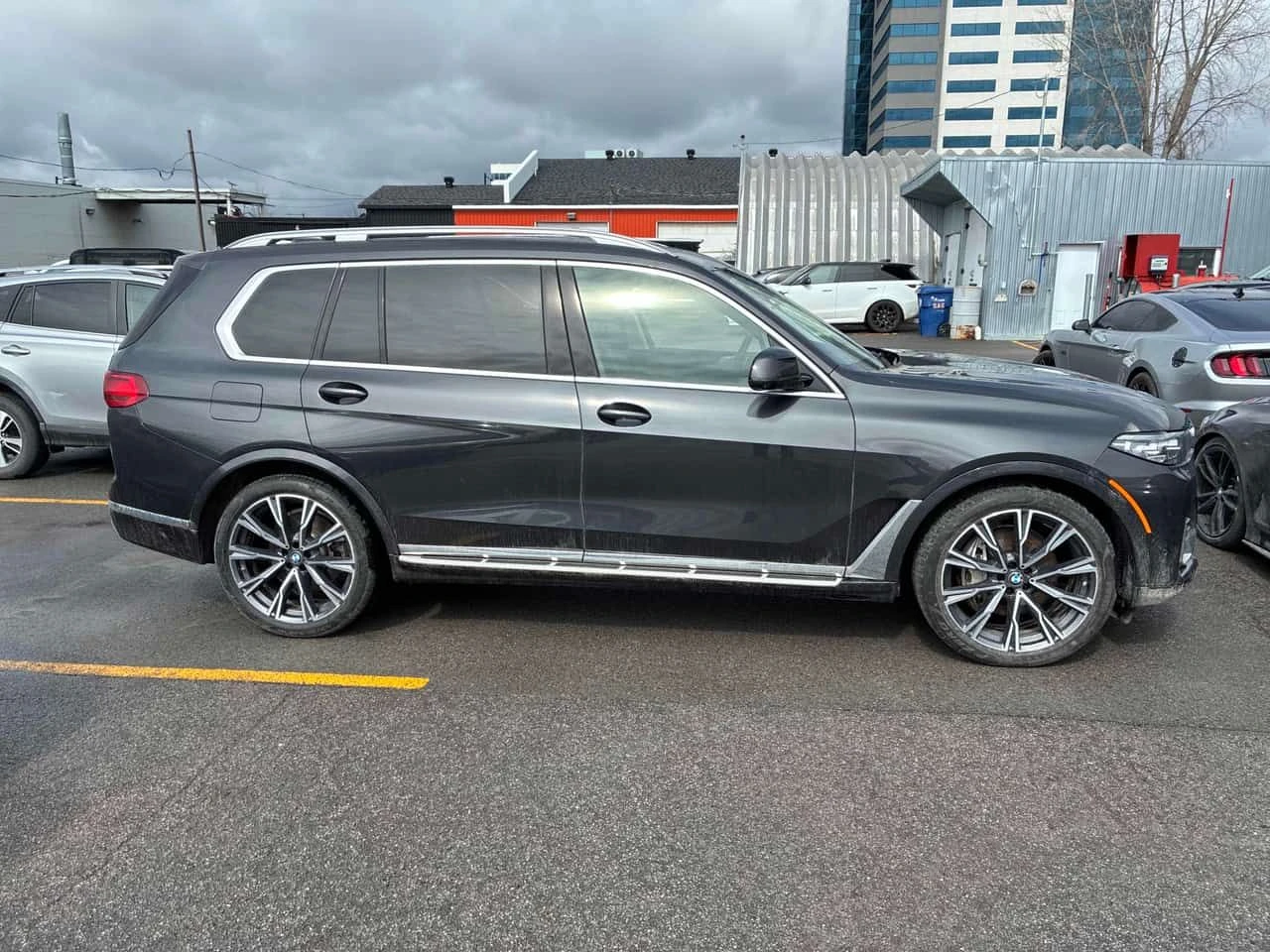 BMW X7 xDrive40i/360/DISTRONIC/HARMAN KARDON , снимка 3 - Автомобили и джипове - 54060656