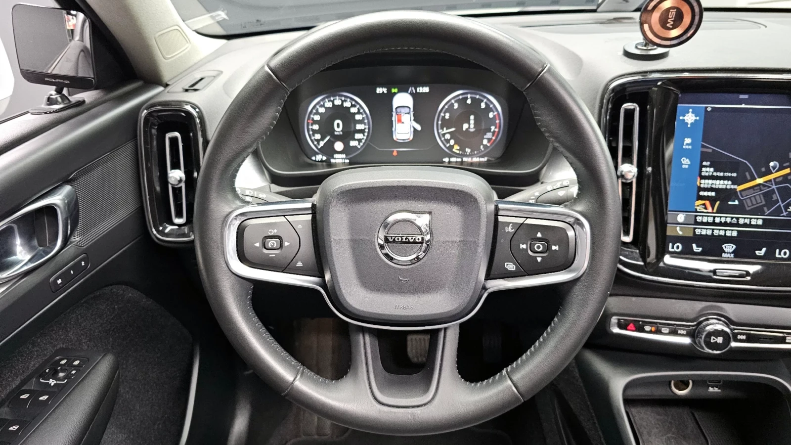 Volvo XC40 2019* PANO* DIGITAL* КРАЙНА ЦЕНА, снимка 5 - Автомобили и джипове - 54073129