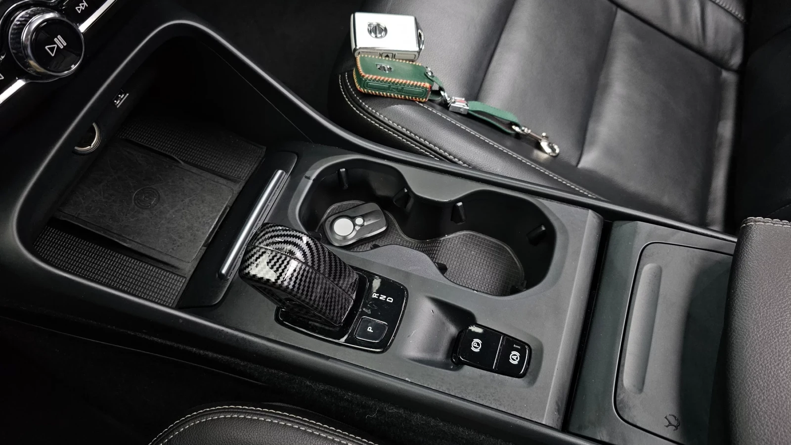 Volvo XC40 2019* PANO* DIGITAL* КРАЙНА ЦЕНА, снимка 11 - Автомобили и джипове - 54073129