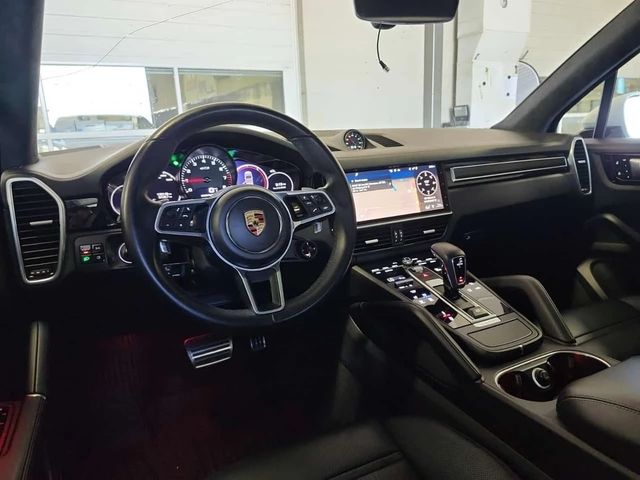 Porsche Cayenne GTS| ОБДУХВАНЕ| PANO| AMBIENT| 360| , снимка 9 - Автомобили и джипове - 54457230