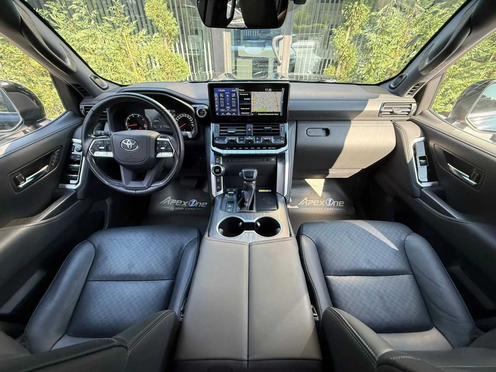 Toyota Land cruiser 70TH ANNIVERSARY 3.3 V6 300, снимка 13 - Автомобили и джипове - 55380165